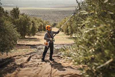 Dettaglio del motore 2-MIX dell'SP 92 C-E Abbacchiatore a Scoppio di Stihl