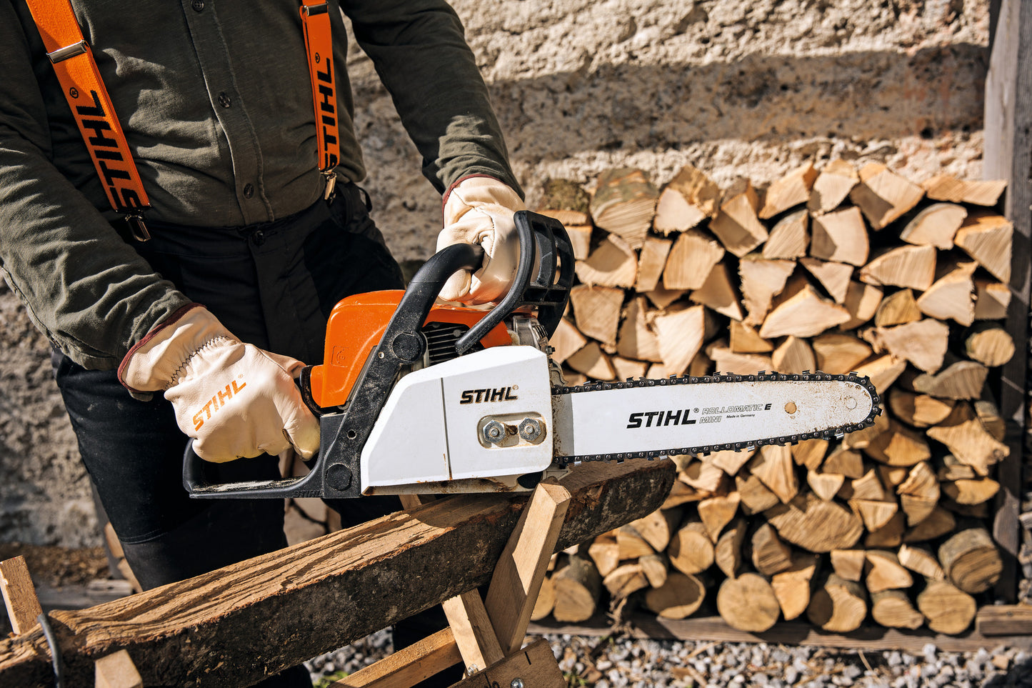Motosega STIHL MSE 170 con focus sull'area di manovra