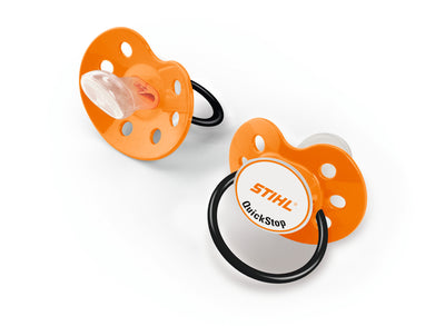 Set di due ciucci in silicone per bambini di colore blu e verde, prodotti da Stihl