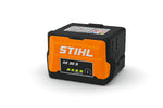 Vista laterale della batteria Stihl AK 30 S