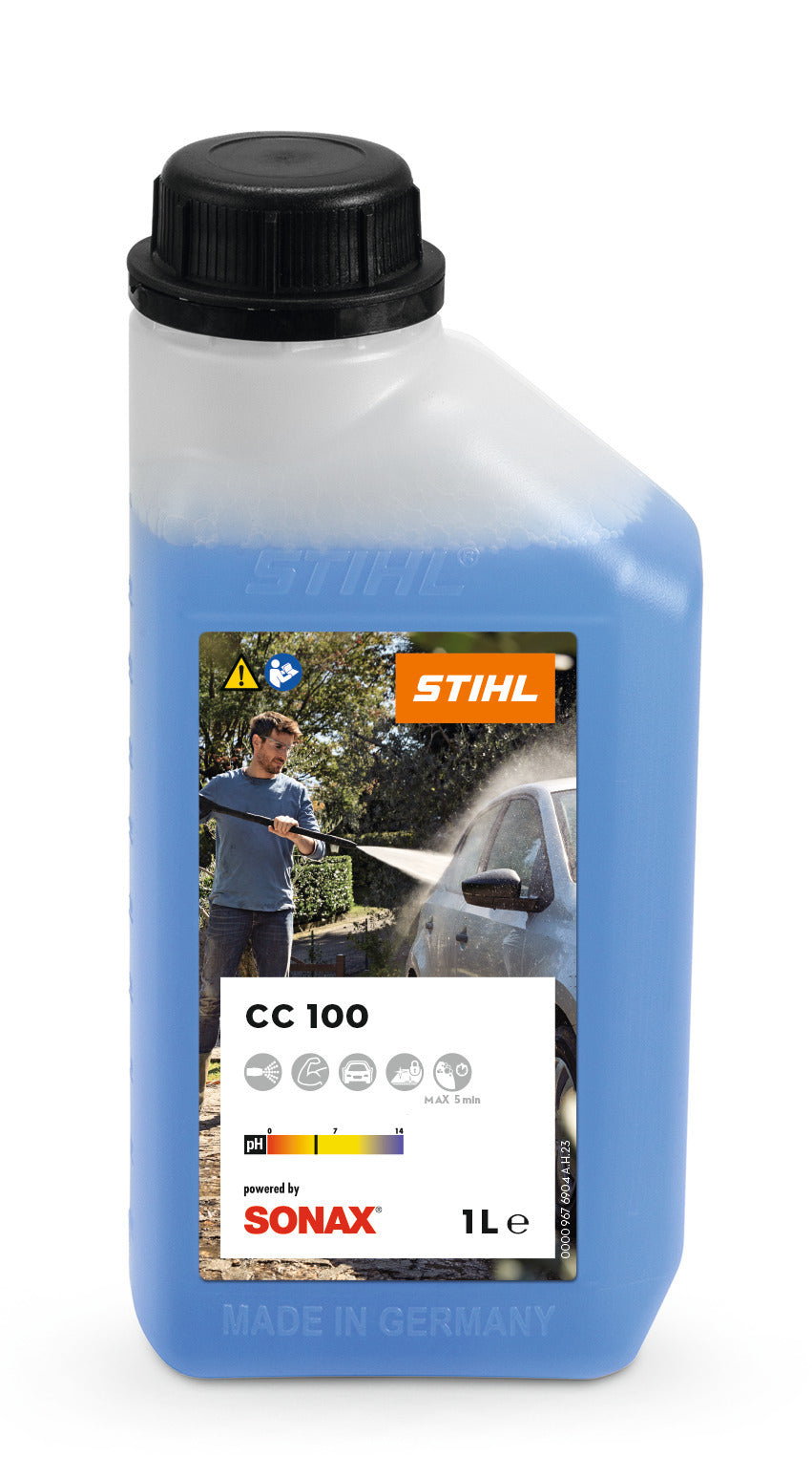 Bottiglia di Shampoo e cera per vettura CC 100 con etichetta Stihl