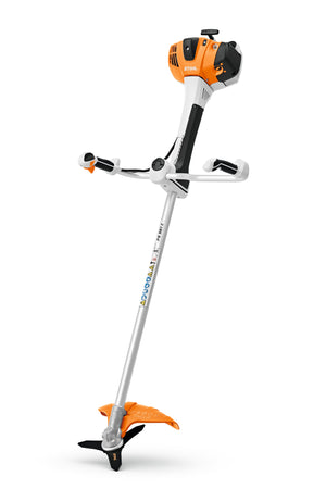 Decespugliatore STIHL FS 561 C-EM in primo piano, sistema antivibrante e design ergonomico