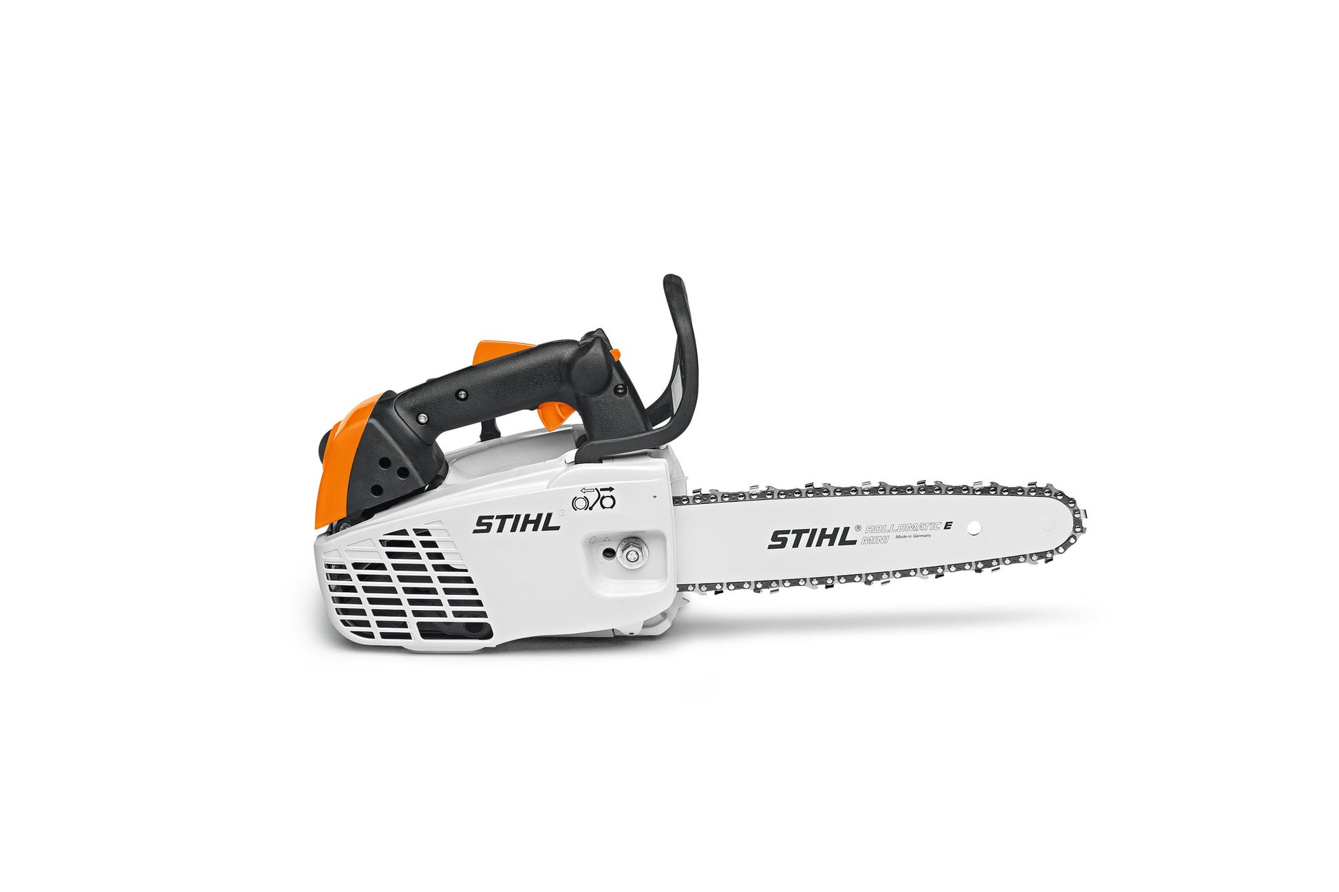 Motosega STIHL MS 194 T in azione su albero