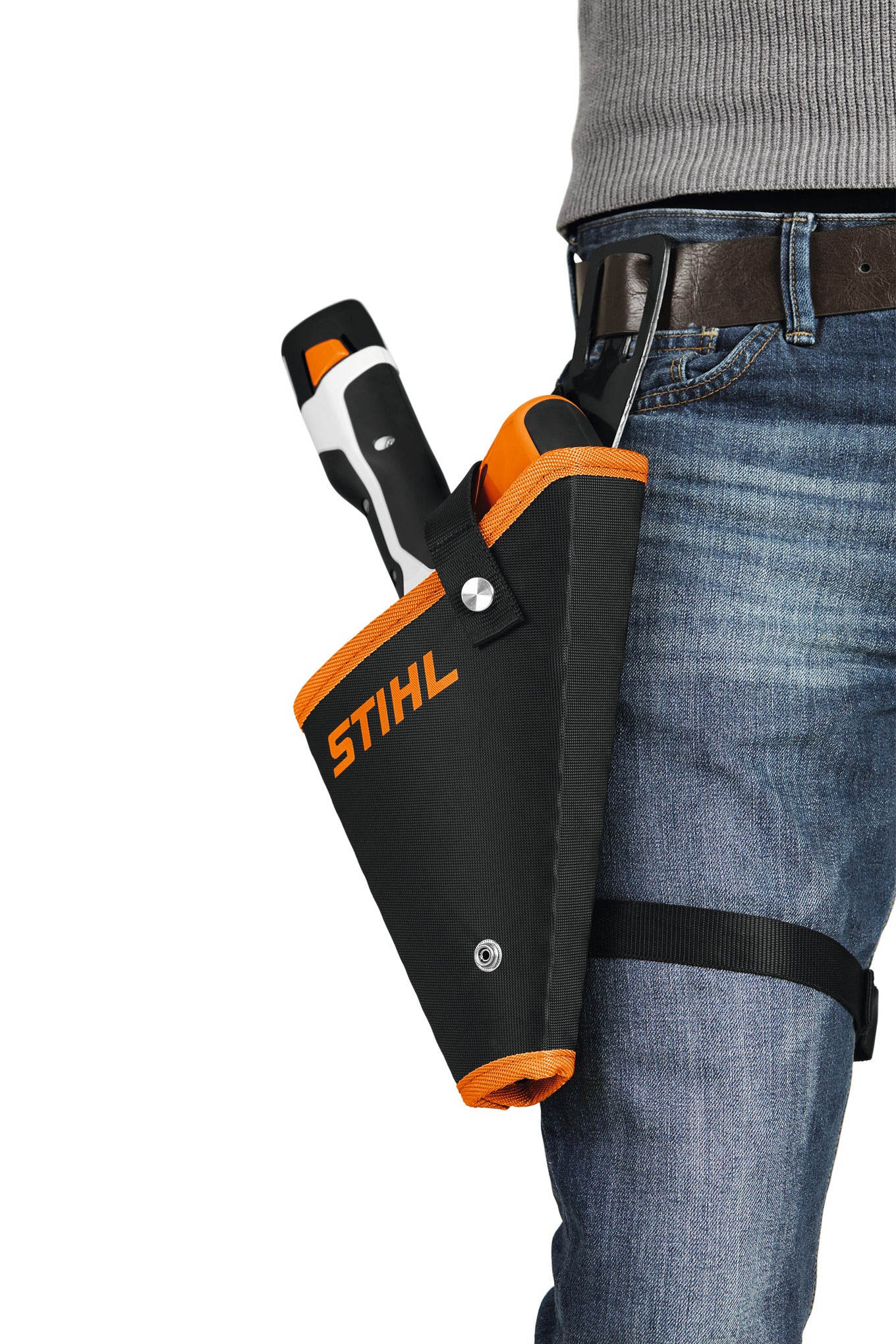 Fondina Stihl per GTA 26 posizionata su una superficie piana
