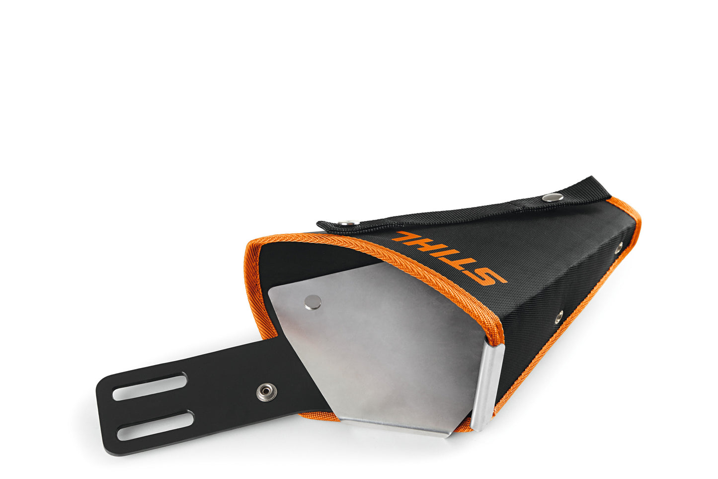 Dettaglio della chiusura della fondina Stihl per il modello GTA 26