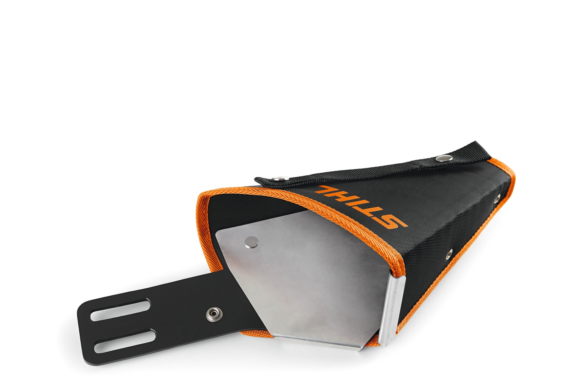 Dettaglio della chiusura della fondina Stihl per il modello GTA 26