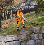 Decespugliatore Stihl FR 460 TC-EM durante utilizzo su terreno
