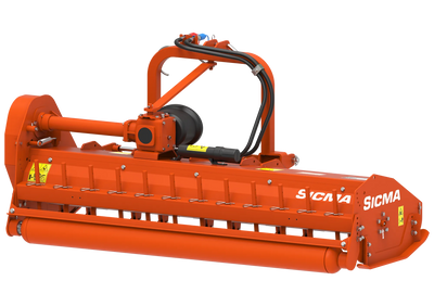 Vista prospettica posteriore della trinciatrice Sicma TMX 185 spostabile, con logo e dettagli delle protezioni posteriori.
